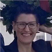 Entusiasmo per lo studio, piacere di accompagnare gli studenti ai loro obbiettivi di apprendimento e valorizzare le loro capacità sono le motivazioni che mi hanno portato all'insegnamento